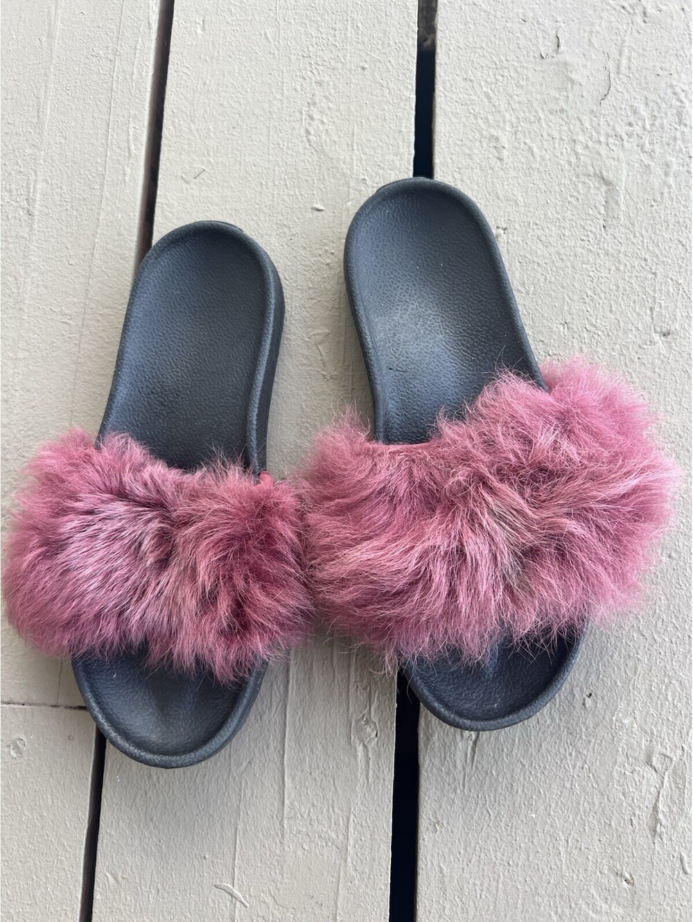 UGG Royale Slides Tuscany Fur Sandals Women’s 6 Fluffy FUN Black Purple